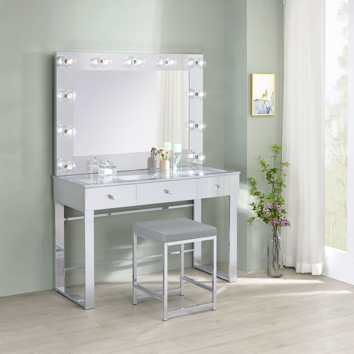 Umbridge 3-drawer Vanity Set with Lighting Chrome and White